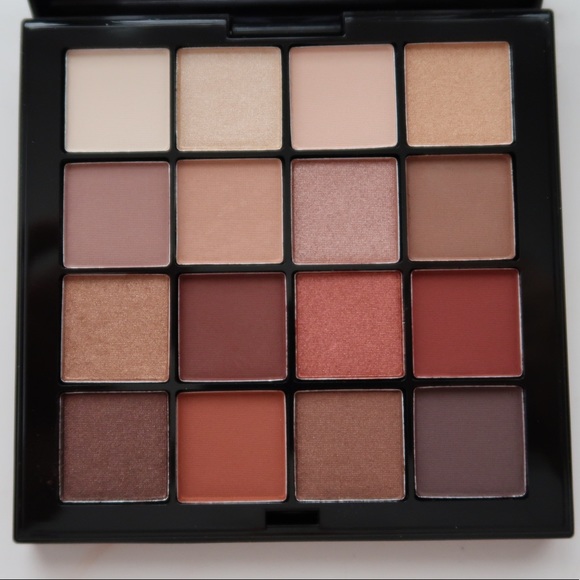 NYX Cosmetics palette - Picture 1 of 3